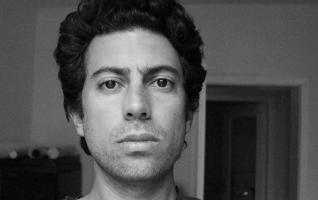Casi Paraíso, Director
