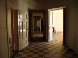 A Home in Memory, Photo 1