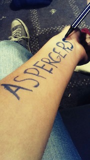 Bildunterschrift: Wie abgestempelt: Asperger-Patienten. Foto: Clara Ipsen