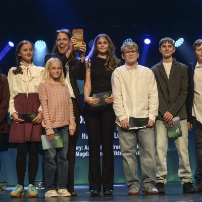 Natasha Arthy und Kinder-Jury