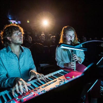 Frederik Sturm, Lina Gronemeyer (live music "Flickorna Gyurkovics A Sister of Six") © Nordische Filmtage Lübeck / Olaf Malzahn