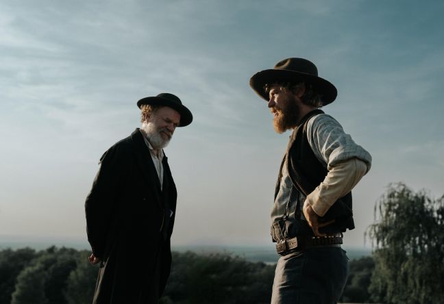 Jacob Hansen und Doc stehen im Freien