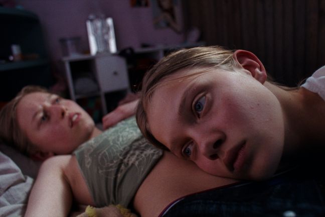 Maria und Kristina im Bett