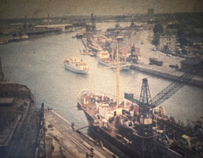 Aufnahme aus Vogelperspektive auf den Hafen