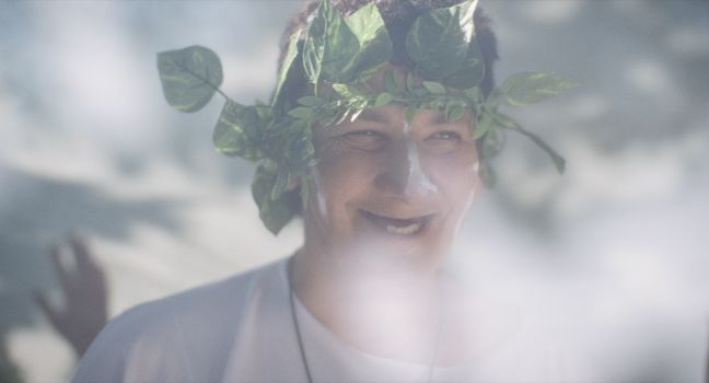 Nahaufnahme eines Einwohners Strandzhas in Gewand