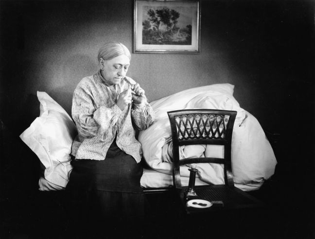 Das Kindermädchen in ihrer Kammer