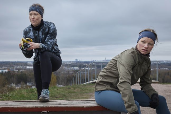 Sannah Nedergard Roosa Soderholm in Sportklamotten