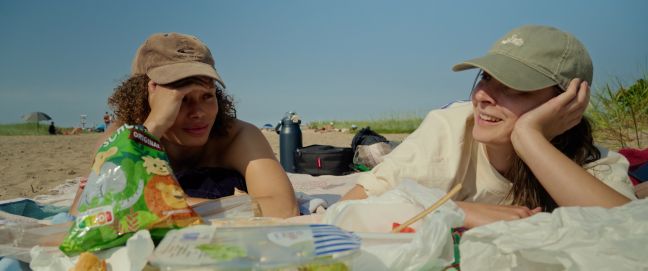 Kati und Becki am Strand