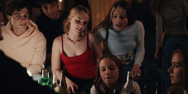 Lea, Ranja, Irma sind auf einer Party