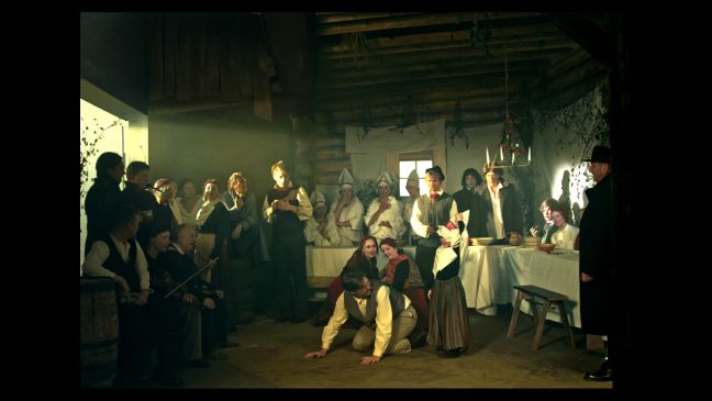 Feiergesellschaft posiert