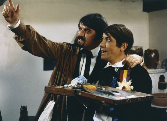 Picasso wird im Atelier herumgeführt