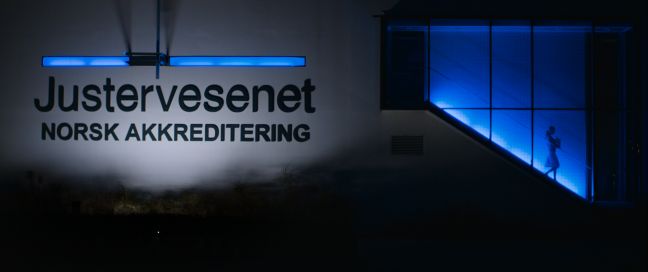 Marie auf der Treppe hinunter beim Justervesenet