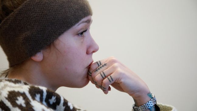 Nina guckt nachdenklich