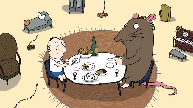 Mann und eine riesige Ratte sitzen am Esstisch und trinken Kaffe