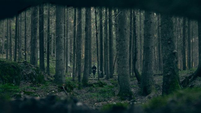 Frau im Wald