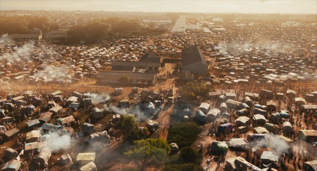 Behelfs-Krankenhaus der Ärzte ohne Grenzen und umliegende Wohnhütten