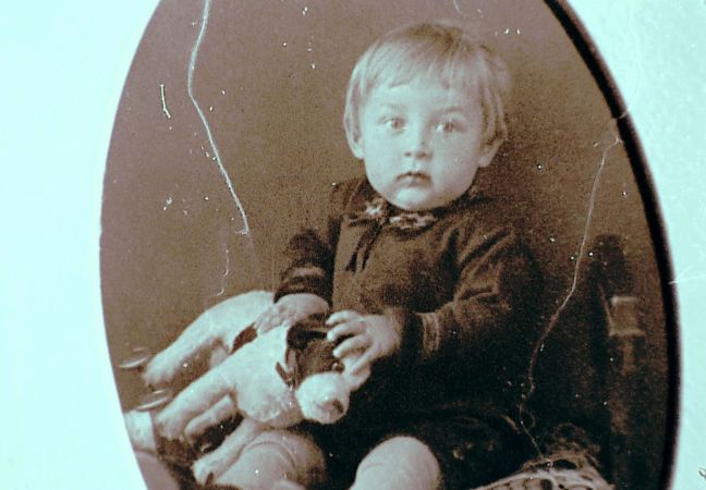 Eine historische Aufnahme von Kurt Weber als Kind