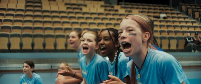 Die Spieler auf der Bank feuern an