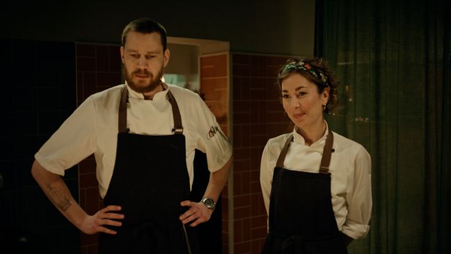 Michael und Naja im Restaurant