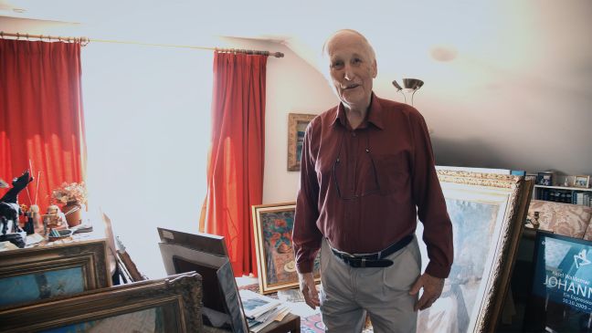 Haakon Mehren in seiner Wohnung voller Gemälde in Oslo