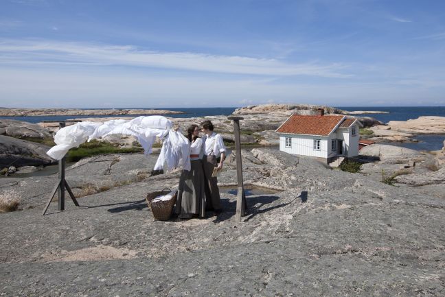 Marie und Hugo innig vor malerischer Kulisse