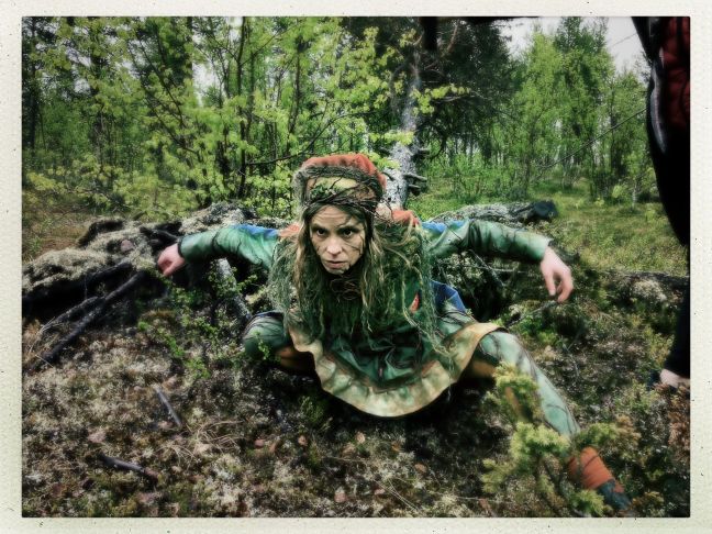 Frau im Wald