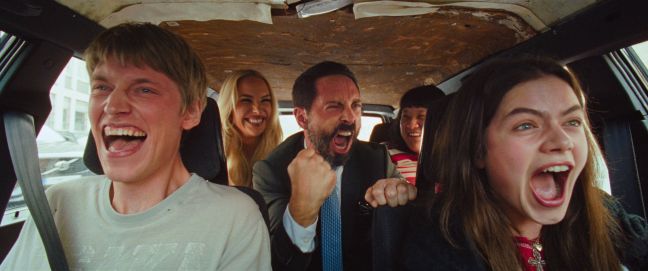 Von links: Johannes, Rose, Markus, Emily, Rakel im Auto am Freuen